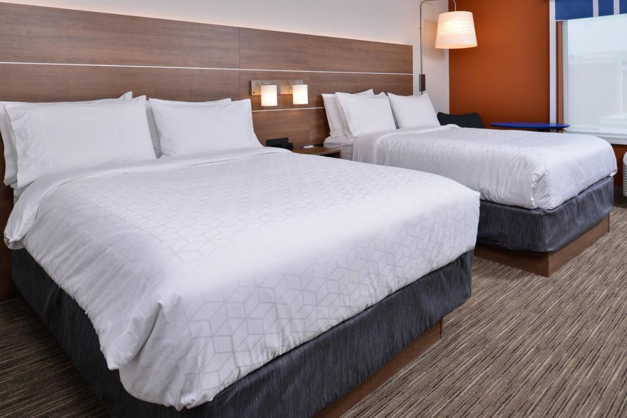 Holiday Inn Express & Suites - Marshalltown By Ihg Экстерьер фото