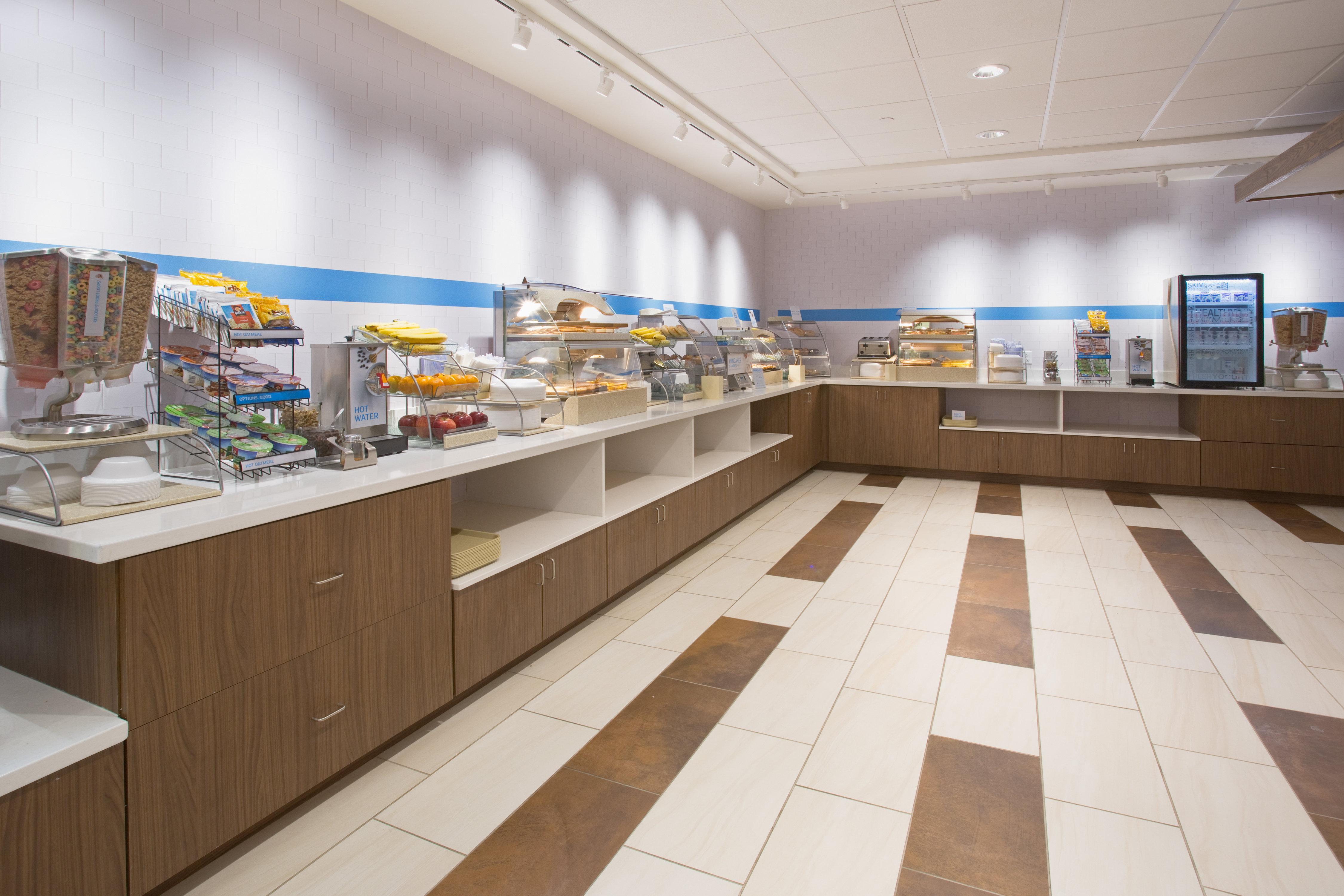 Holiday Inn Express & Suites - Marshalltown By Ihg Экстерьер фото