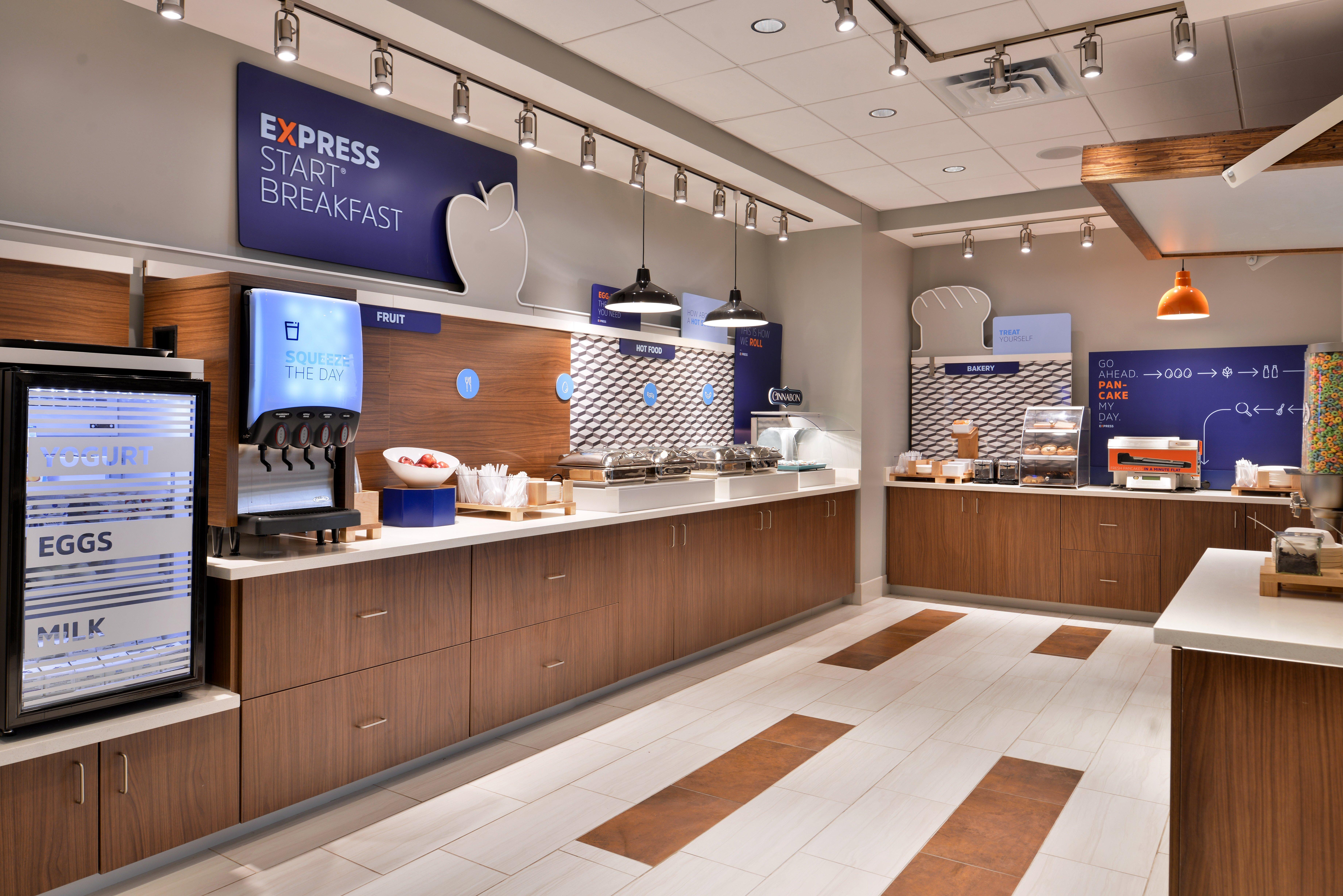 Holiday Inn Express & Suites - Marshalltown By Ihg Экстерьер фото