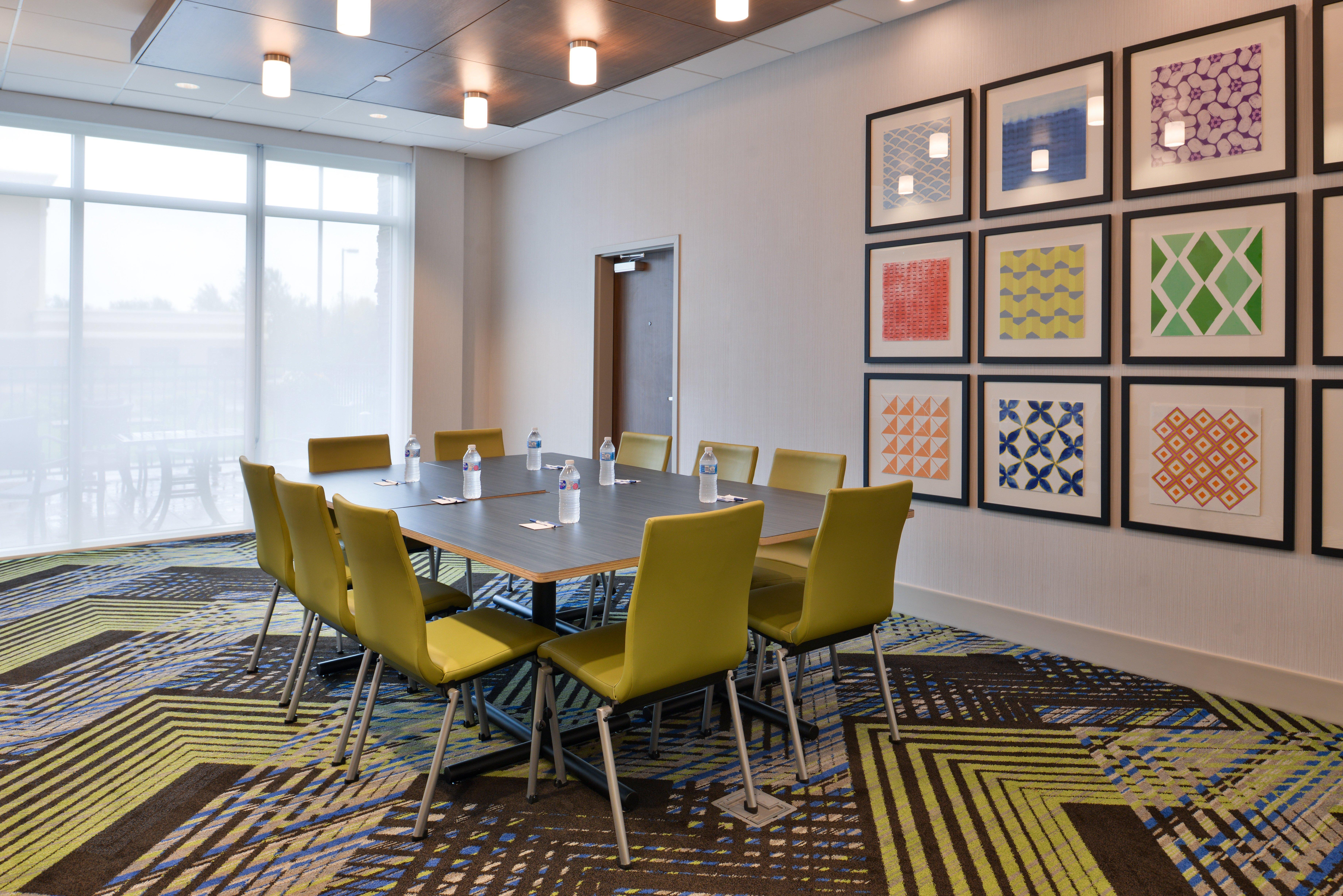 Holiday Inn Express & Suites - Marshalltown By Ihg Экстерьер фото