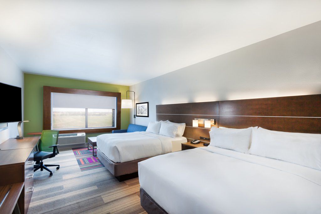 Holiday Inn Express & Suites - Marshalltown By Ihg Экстерьер фото