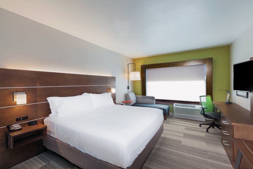 Holiday Inn Express & Suites - Marshalltown By Ihg Экстерьер фото